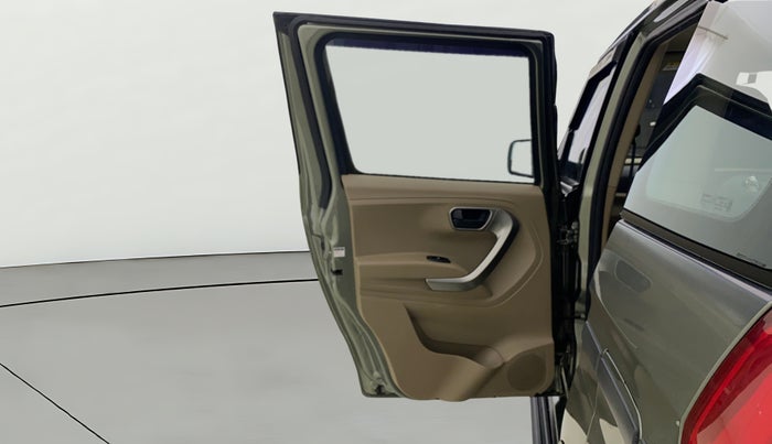 2021 Mahindra BOLERO NEO N10 R, Diesel, Manual, 1,24,389 km, LHS Rear Door