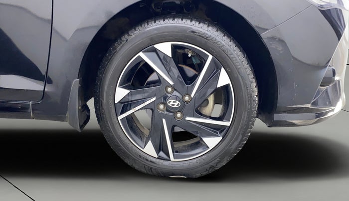 2022 Hyundai Verna SX (O)1.5 VTVT, Petrol, Manual, 26,894 km, Right Front Wheel