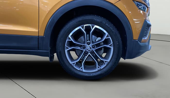 2022 Skoda KUSHAQ STYLE 1.0L TSI AT (6 AIRBAGS), Petrol, Automatic, 15,721 km, Right Front Wheel