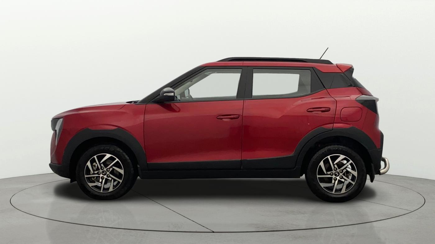2024 Mahindra XUV 3XO AX5 1.2 L TCMPFi, Petrol, Manual, 28,471 km, Left Side