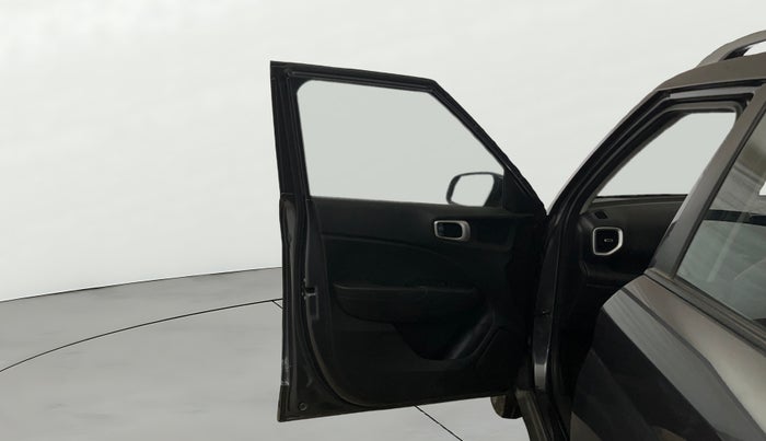 2022 Hyundai VENUE S Plus 1.2 Petrol MT, Petrol, Manual, 79,331 km, LHS Front Door