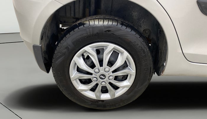 2014 Maruti Swift VXI, Petrol, Manual, 72,574 km, Right Rear Wheel