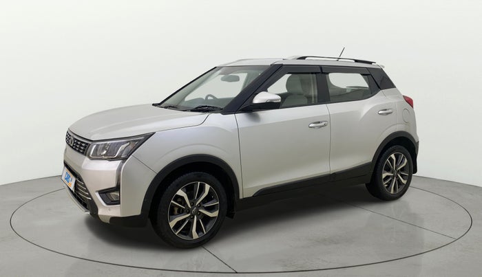 2020 Mahindra XUV300 W8 (O) 1.2 PETROL, Petrol, Manual, 40,915 km, Left Front Diagonal