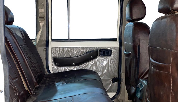 2020 Mahindra Bolero B6 (O), Diesel, Manual, 1,00,394 km, Right Side Rear Door Cabin