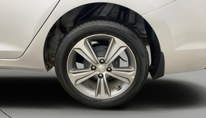 2018 Hyundai Verna 1.6 VTVT SX, Petrol, Manual, 51,957 km, Left Rear Wheel