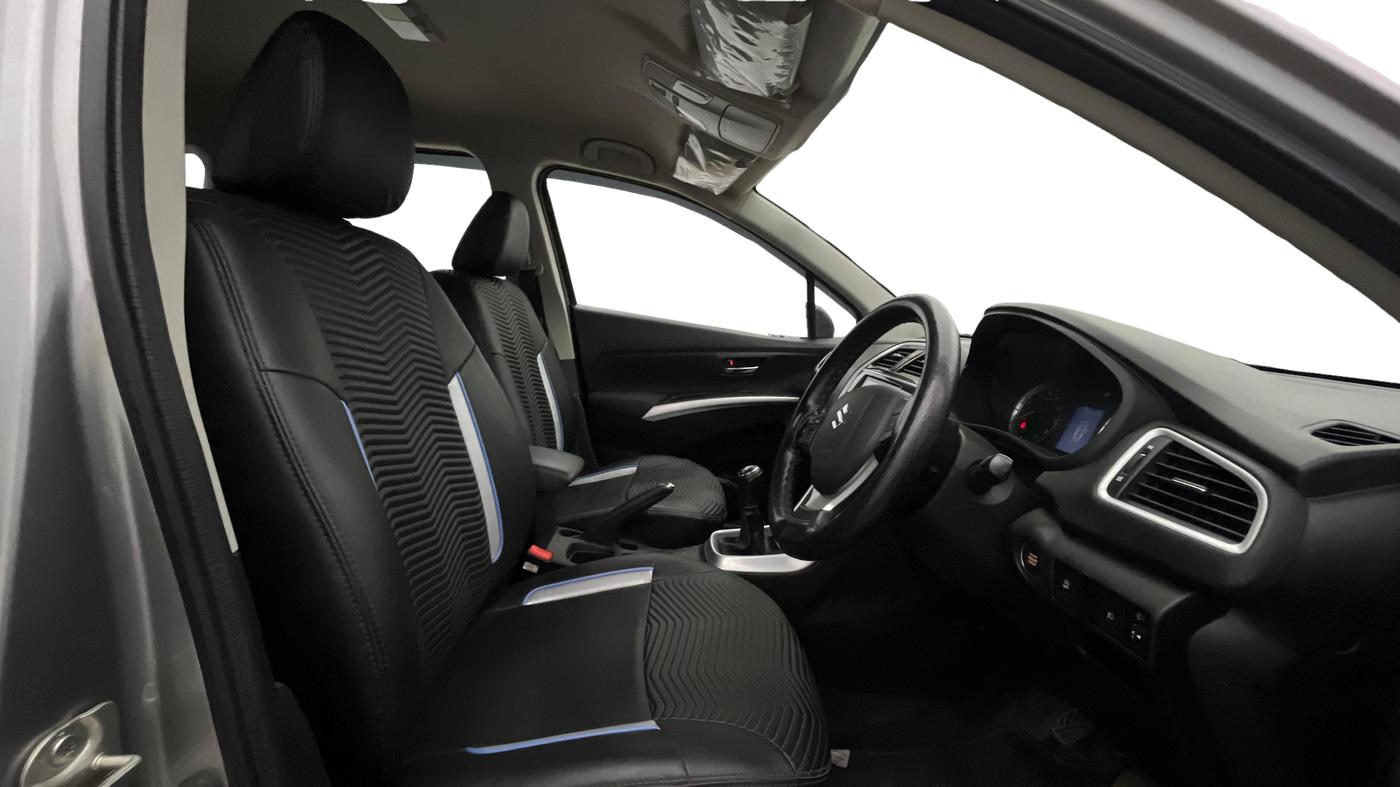 2022 Maruti S Cross ZETA 1.5, Petrol, Manual, 49,661 km, Right Side Front Door Cabin