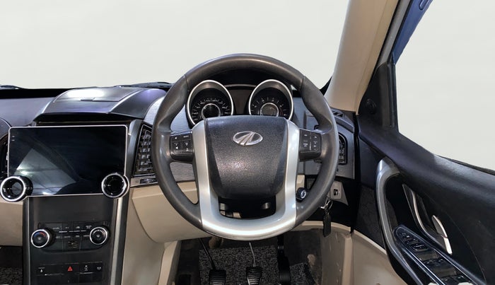 2016 Mahindra XUV500 W6, Diesel, Manual, 80,290 km, Steering Wheel Close Up