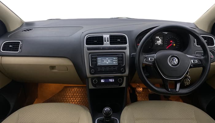 2015 Volkswagen Polo HIGHLINE1.2L, Petrol, Manual, 20,755 km, Dashboard