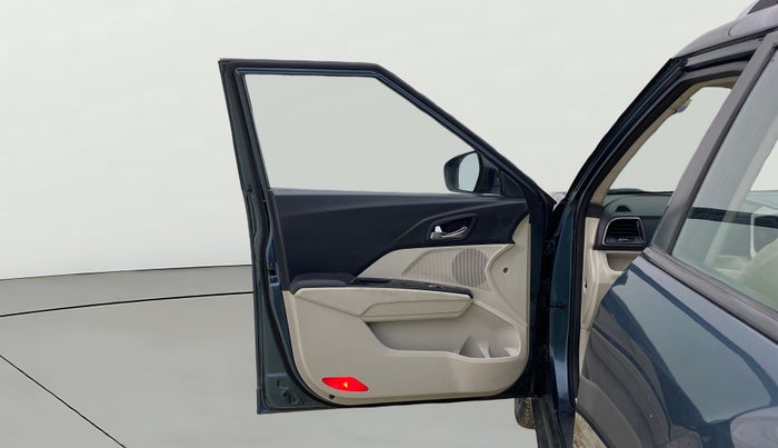 2019 Mahindra XUV300 W8 (O) 1.5 DIESEL, Diesel, Manual, 1,05,427 km, LHS Front Door