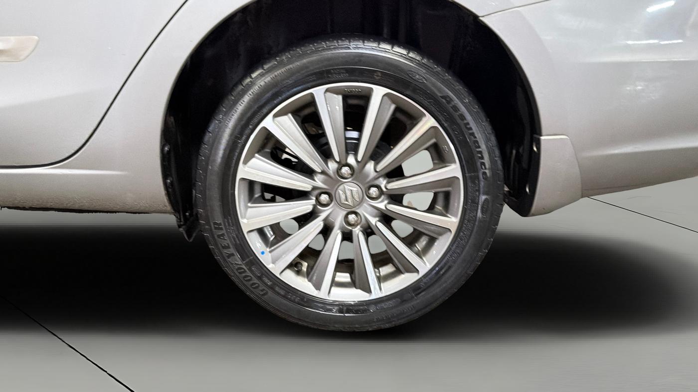 2020 Maruti Ciaz ALPHA  AT 1.5 SHVS PETROL, Petrol, Automatic, 45,678 km, Left Rear Wheel