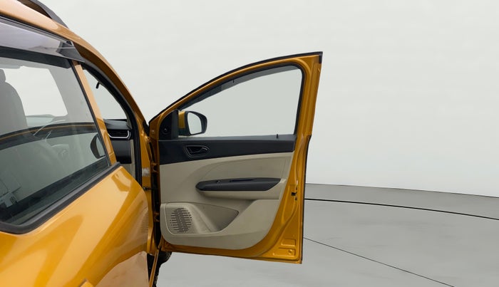 2020 Renault TRIBER RXL AMT, Petrol, Automatic, 40,441 km, RHS Front Door