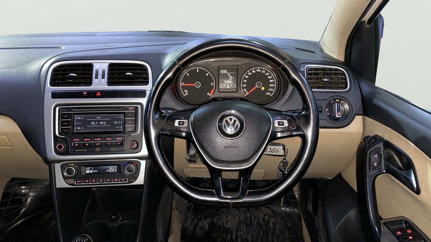 2015 Volkswagen Polo HIGHLINE1.5L, Diesel, Manual, 94,250 km, Steering Wheel Close Up