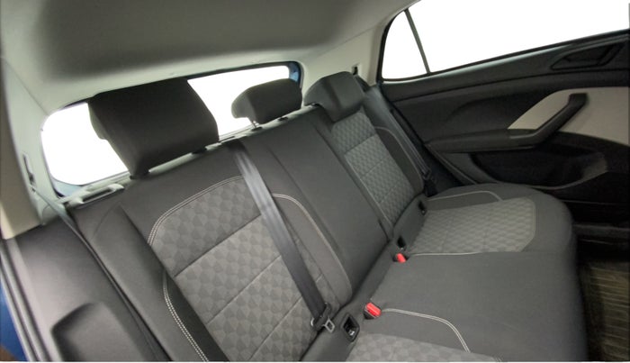 2024 Volkswagen TAIGUN COMFORTLINE 1.0 TSI MT, Petrol, Manual, 6,835 km, Right Side Rear Door Cabin