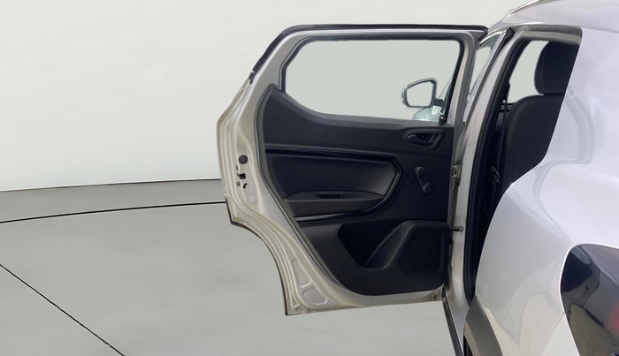 2024 Renault Kiger RXE MT, Petrol, Manual, 677 km, LHS Rear Door