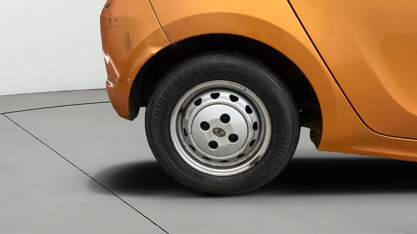 2017 Tata Tiago XM PETROL, CNG, Manual, 88,976 km, Right Rear Wheel
