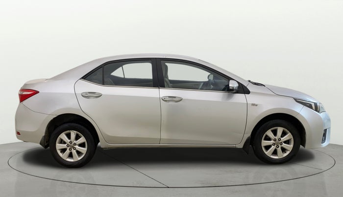 2016 Toyota Corolla Altis G CVT PETROL, Petrol, Automatic, 1,44,480 km, Right Side View