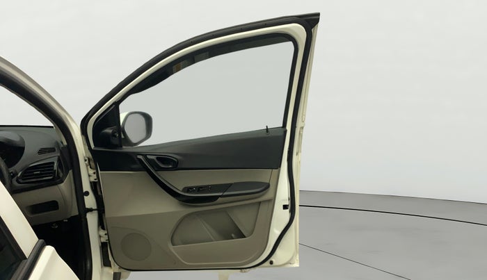 2018 Tata Tiago XT PETROL, Petrol, Manual, 55,721 km, RHS Front Door