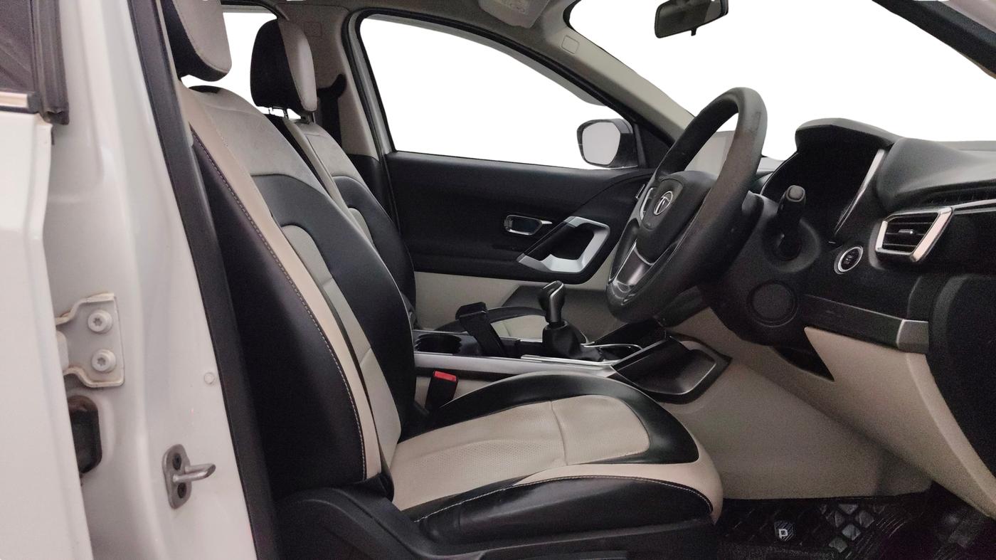 2021 Tata Safari XT PLUS, Diesel, Manual, 47,268 km, Right Side Front Door Cabin