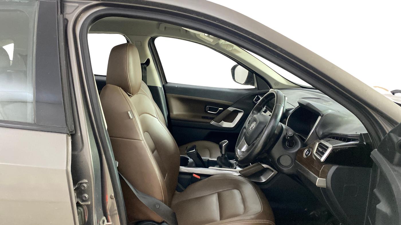 2019 Tata Harrier XZ 2.0L, Diesel, Manual, 97,062 km, Right Side Front Door Cabin