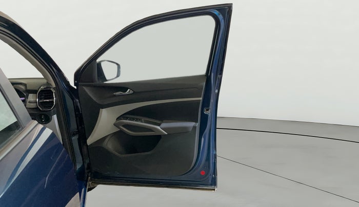 2025 Skoda KUSHAQ  Signature 1.0L TSI MT , Petrol, Manual, 7,939 km, RHS Front Door