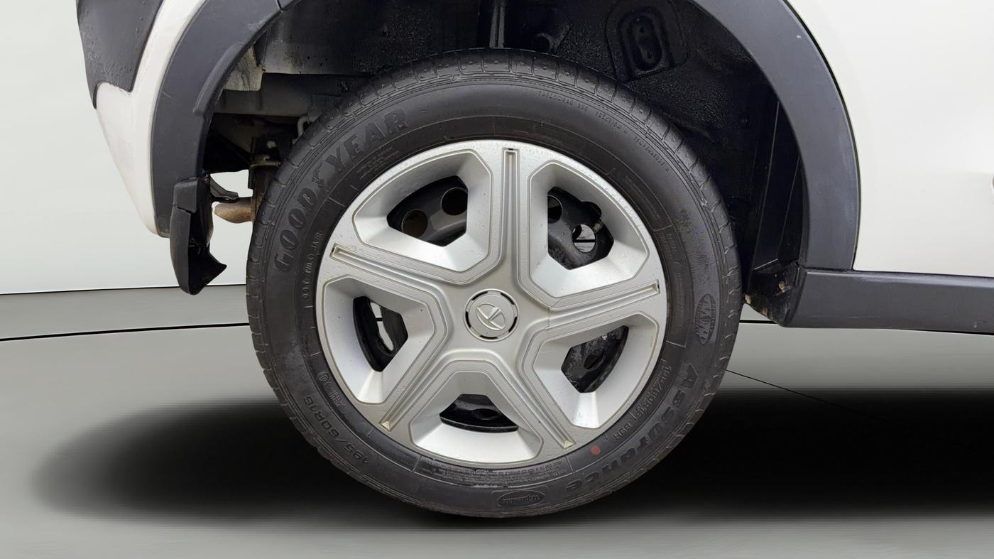 2019 Tata NEXON XM PETROL, Petrol, Manual, 43,084 km, Right Rear Wheel