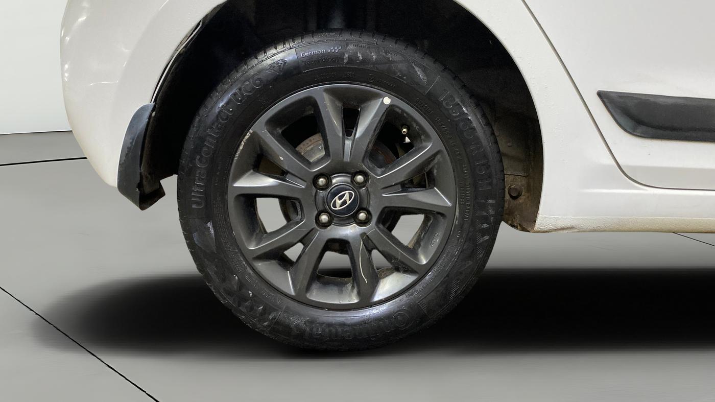 2020 Hyundai Elite i20 SPORTZ PLUS 1.2, CNG, Manual, 66,900 km, Right Rear Wheel