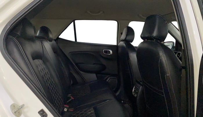 2020 Hyundai VENUE S 1.2, Petrol, Manual, 62,853 km, Right Side Rear Door Cabin