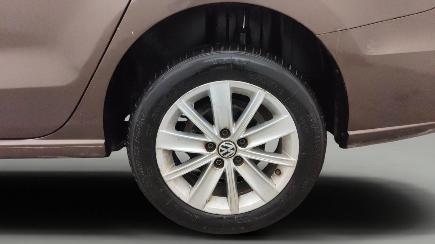 2017 Volkswagen Vento HIGHLINE PETROL AT, Petrol, Automatic, 1,13,139 km, Left Rear Wheel