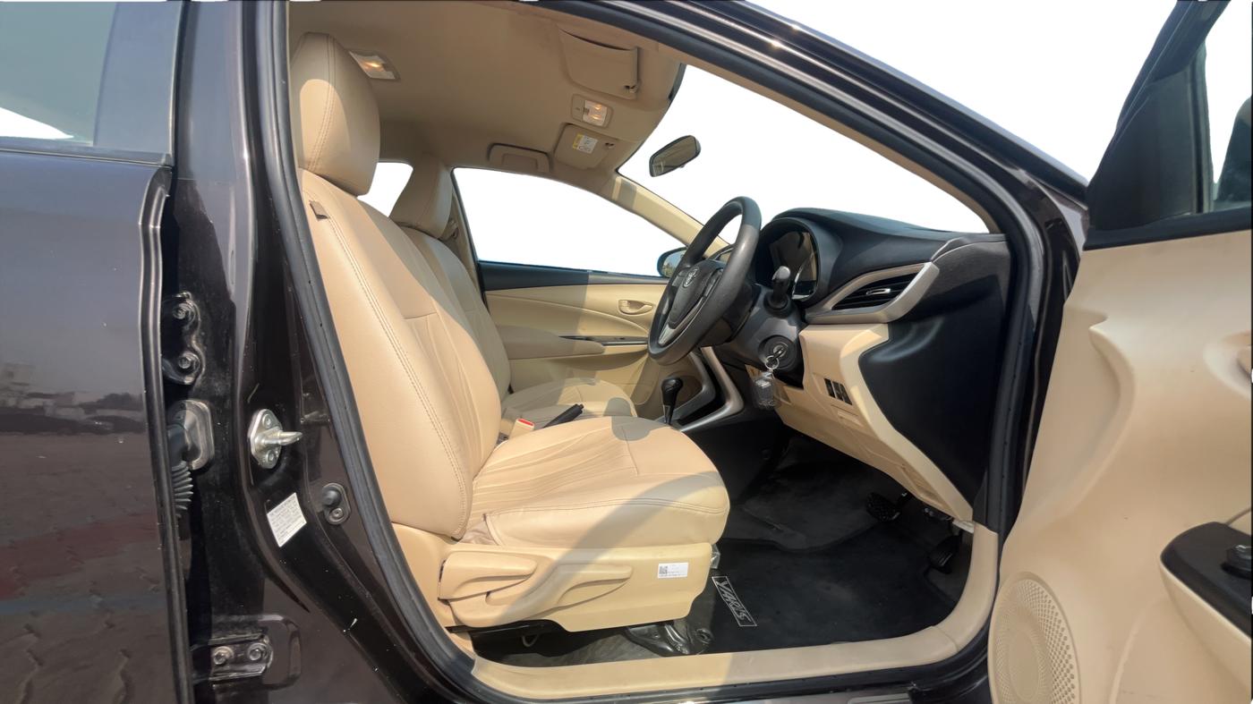 2019 Toyota YARIS J CVT, Petrol, Automatic, 45,484 km, Right Side Front Door Cabin