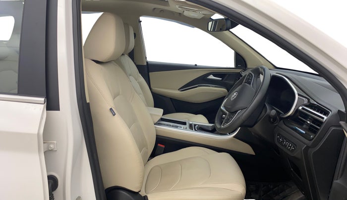 2024 MG HECTOR SAVVY PRO 1.5 TURBO CVT PETROL, Petrol, Automatic, 9,214 km, Right Side Front Door Cabin