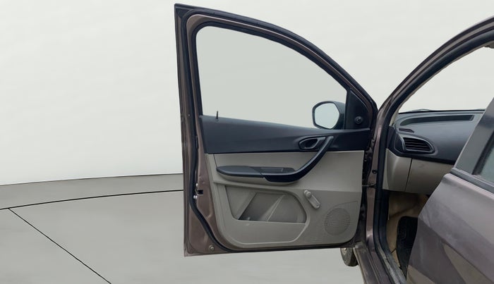 2016 Tata Tiago XE DIESEL, Diesel, Manual, 98,484 km, LHS Front Door