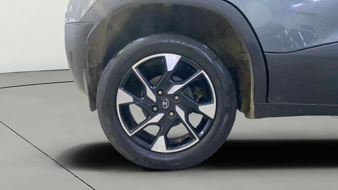 2023 Tata PUNCH ACCOMPLISHED DAZZLE SUNROOF CNG MT, CNG, Manual, 92,545 km, Right Rear Wheel