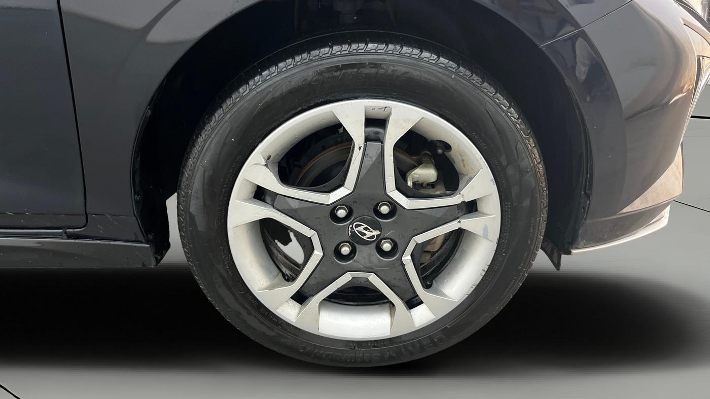 2024 Hyundai NEW I20 Sportz (O) 1.2 IVT, Petrol, Automatic, 37,895 km, Right Front Wheel