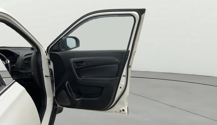 2021 Maruti Vitara Brezza LXI, Petrol, Manual, 33,530 km, RHS Front Door