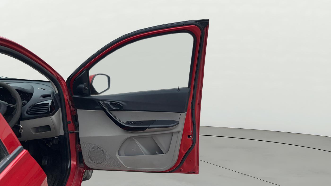 2018 Tata Tiago XT PETROL, Petrol, Manual, 66,030 km, RHS Front Door