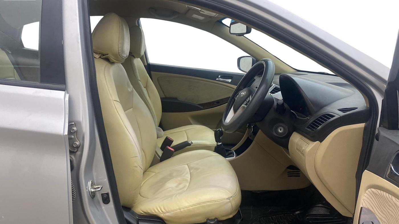 2014 Hyundai Verna FLUIDIC 1.6 VTVT SX, Petrol, Manual, 80,712 km, Right Side Front Door Cabin