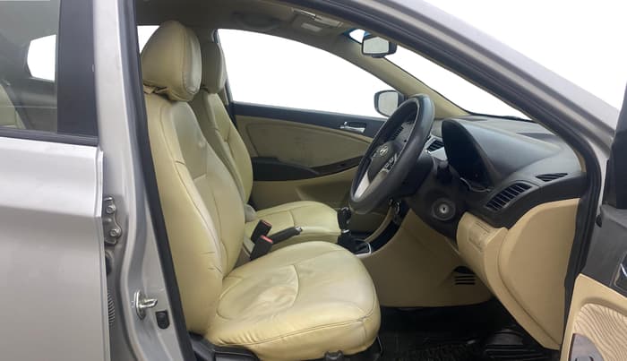 2014 Hyundai Verna FLUIDIC 1.6 VTVT SX, Petrol, Manual, 80,712 km, Right Side Front Door Cabin
