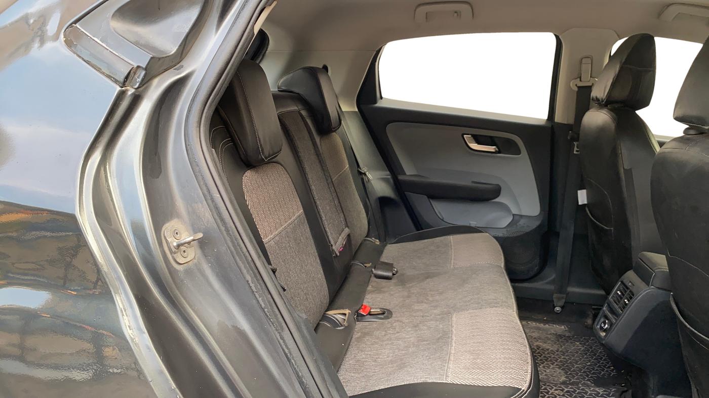 2020 Tata ALTROZ XZ PETROL, Petrol, Manual, 72,873 km, Third Seat Row ( optional )