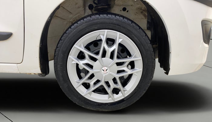 2014 Maruti Wagon R 1.0 VXI, CNG, Manual, 81,377 km, Right Front Wheel