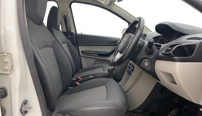 2017 Tata Tiago XT PETROL, Petrol, Manual, 61,022 km, Right Side Front Door Cabin