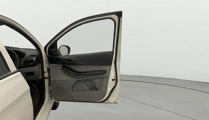2020 Tata Tiago XT PETROL, Petrol, Manual, 73,250 km, RHS Front Door