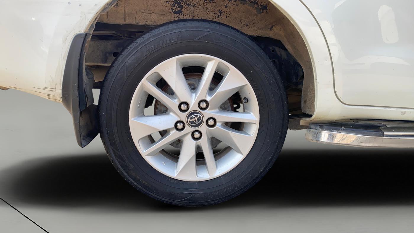 2017 Toyota Innova Crysta 2.8 ZX AT 7 STR, Diesel, Automatic, 69,561 km, Right Rear Wheel