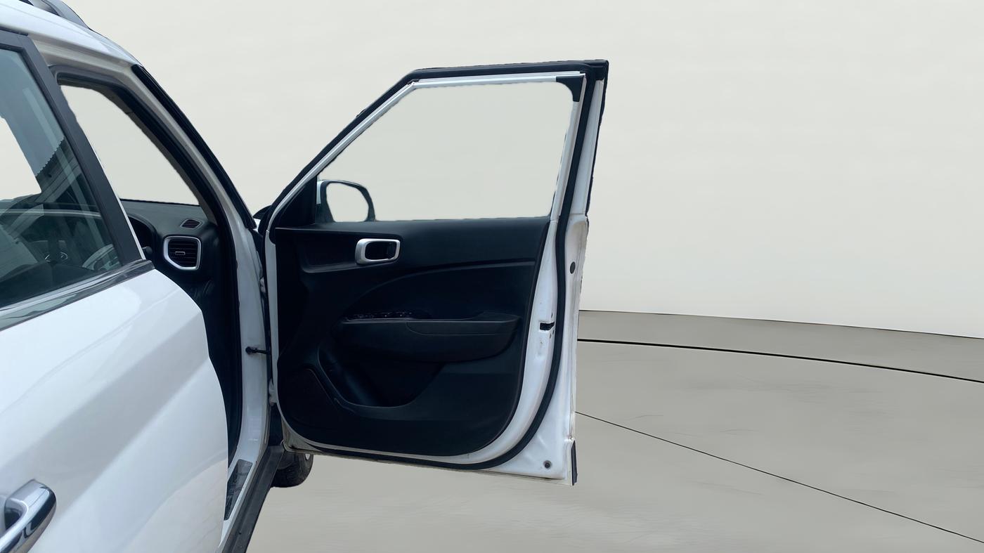 2020 Hyundai VENUE S+ 1.2, Petrol, Manual, 68,138 km, RHS Front Door