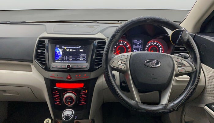 2021 Mahindra XUV300 W8 1.2 PETROL, Petrol, Manual, 52,390 km, Steering Wheel Close Up