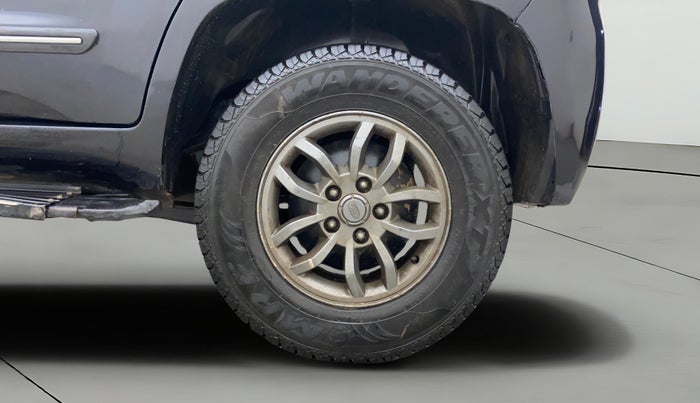 2018 Mahindra TUV300 T10, Diesel, Manual, 99,305 km, Left Rear Wheel