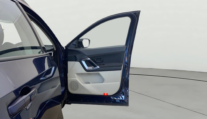 2022 Tata Safari XM, Diesel, Manual, 28,697 km, RHS Front Door