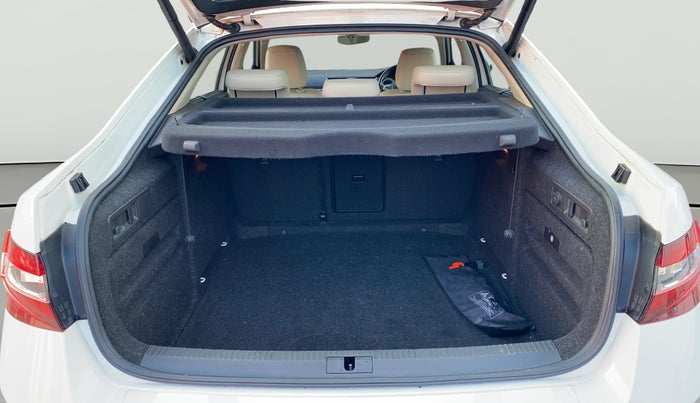 2018 Skoda Superb L&K 1.8 TSI AT, Petrol, Automatic, 82,308 km, Boot Open Zoomed View