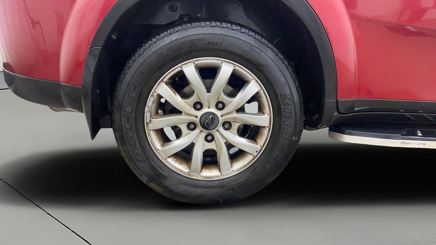 2019 Mahindra XUV500 W9 AT, Diesel, Automatic, 61,586 km, Right Rear Wheel