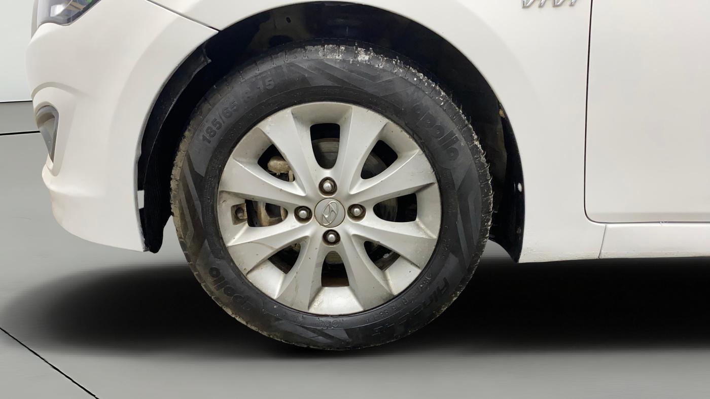 2017 Hyundai Verna 1.6 VTVT S AT, Petrol, Automatic, 81,231 km, Left Front Wheel
