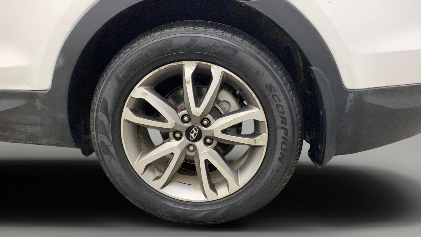 2014 Hyundai Santa Fe 4 WD AT, Diesel, Automatic, 72,740 km, Left Rear Wheel